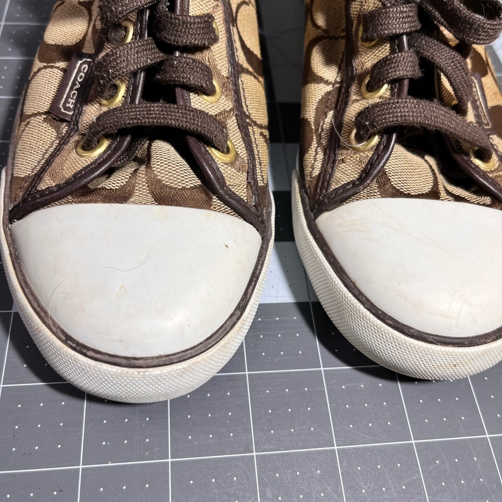 Women’s sneakers